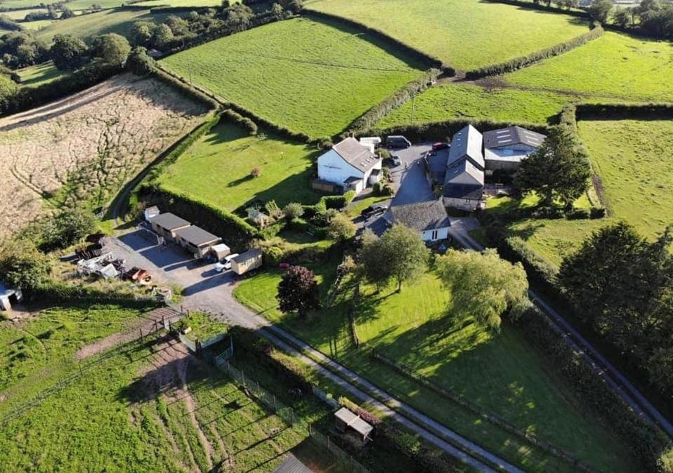 Hotel The Reindeer Retreat Buttercup Twin Kidwelly Exterior foto